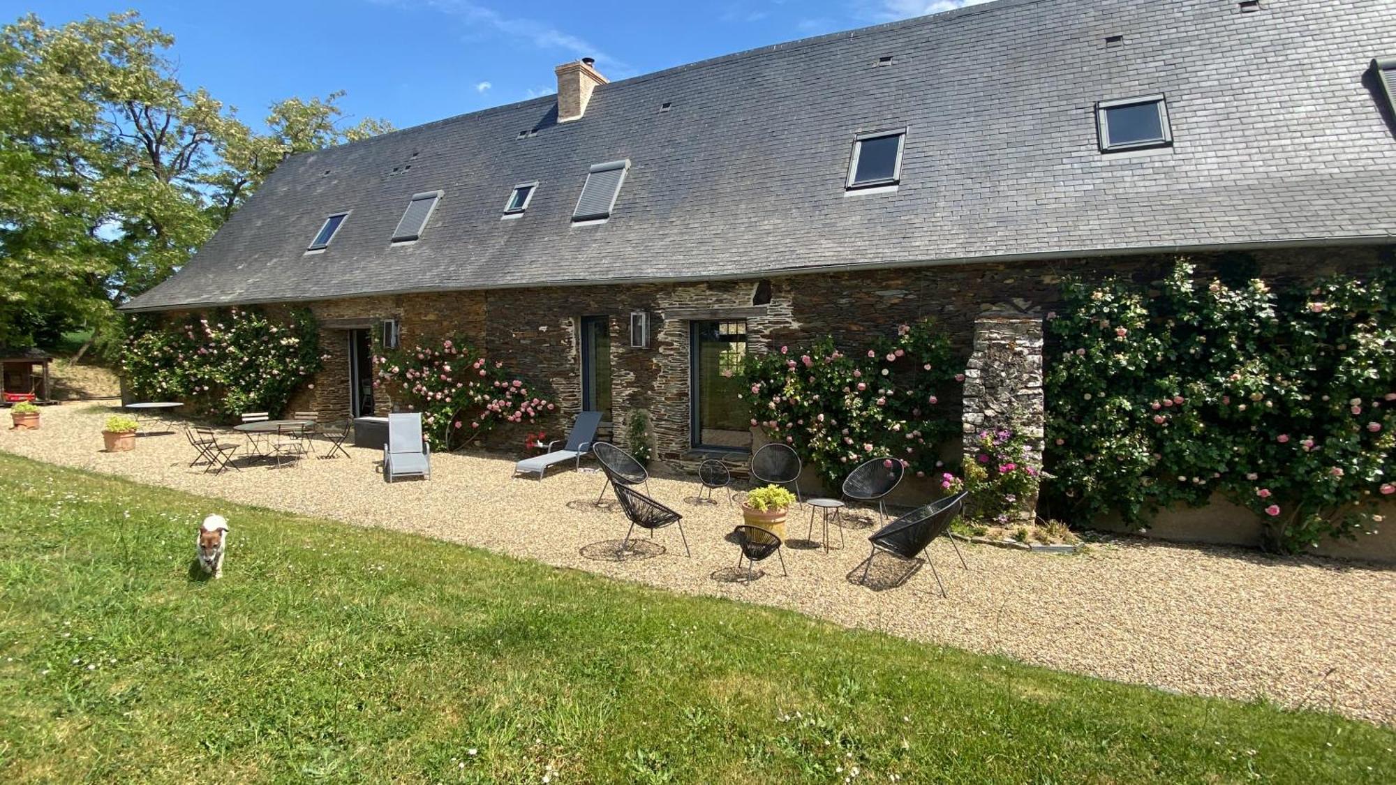 La Mouliniere, Jolie Longere Du Xviie Bed & Breakfast La Jaille-Yvon ภายนอก รูปภาพ